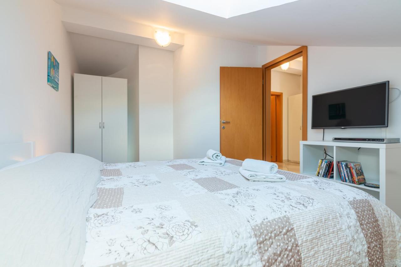 Apartment Mimoza 6, Baska, Krk Esterno foto