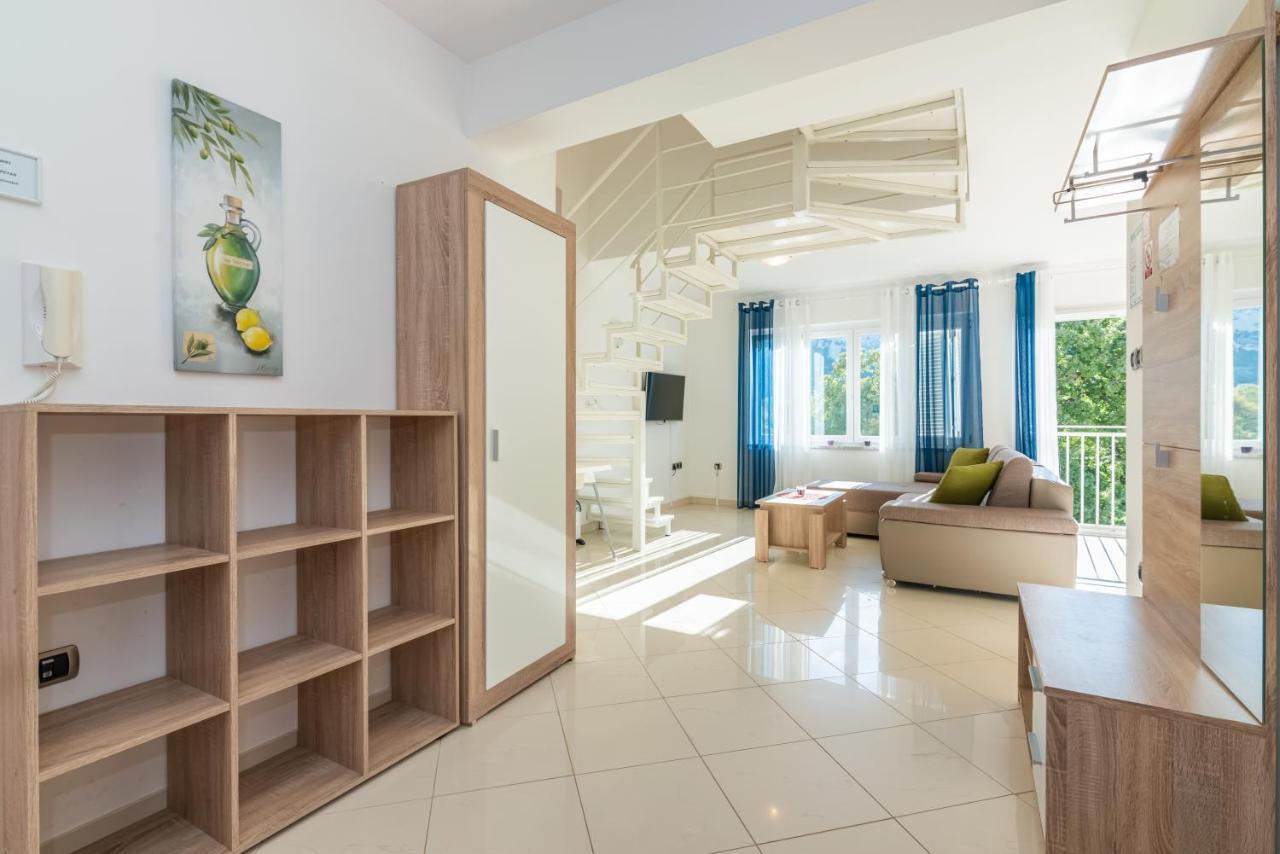Apartment Mimoza 6, Baska, Krk Esterno foto