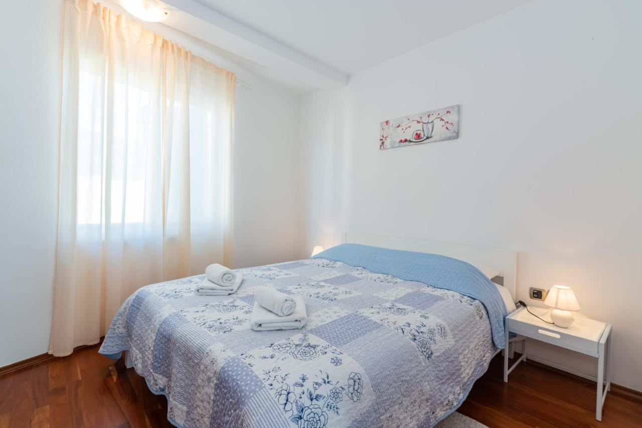 Apartment Mimoza 6, Baska, Krk Esterno foto