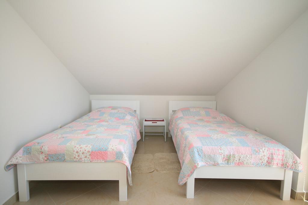 Apartment Mimoza 6, Baska, Krk Esterno foto