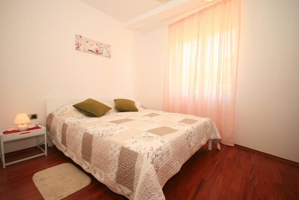 Apartment Mimoza 6, Baska, Krk Esterno foto