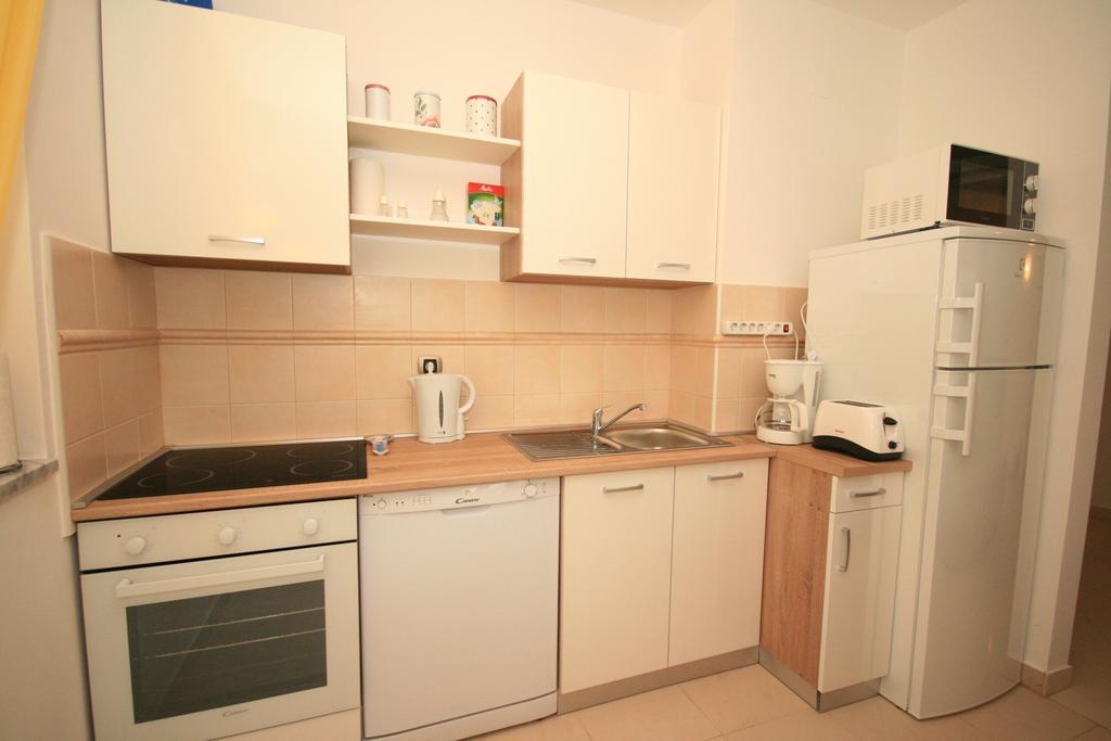 Apartment Mimoza 6, Baska, Krk Esterno foto